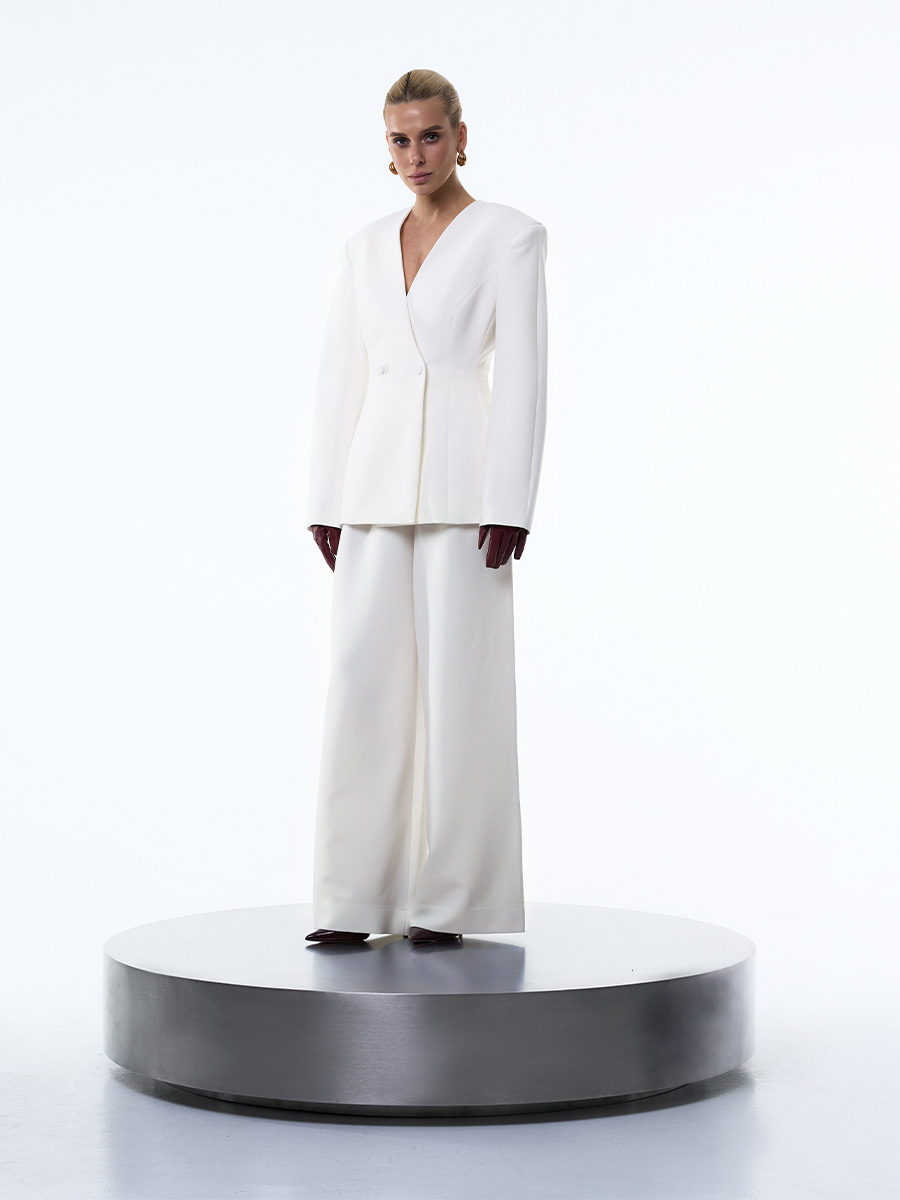 Жакет без коміра двубортний молочного кольору 1