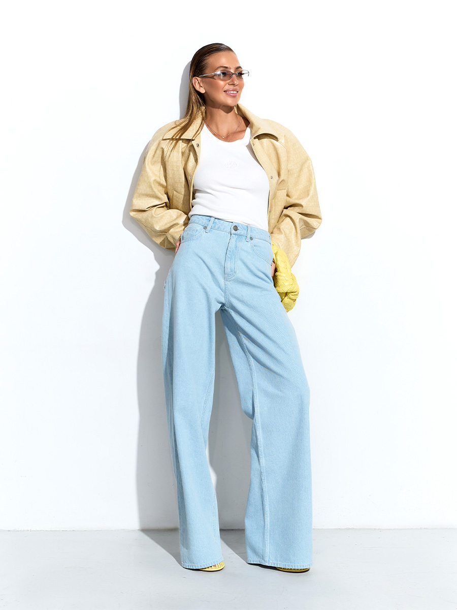 Джинси прямого крою блакитного кольору з потертостями сзаду 1