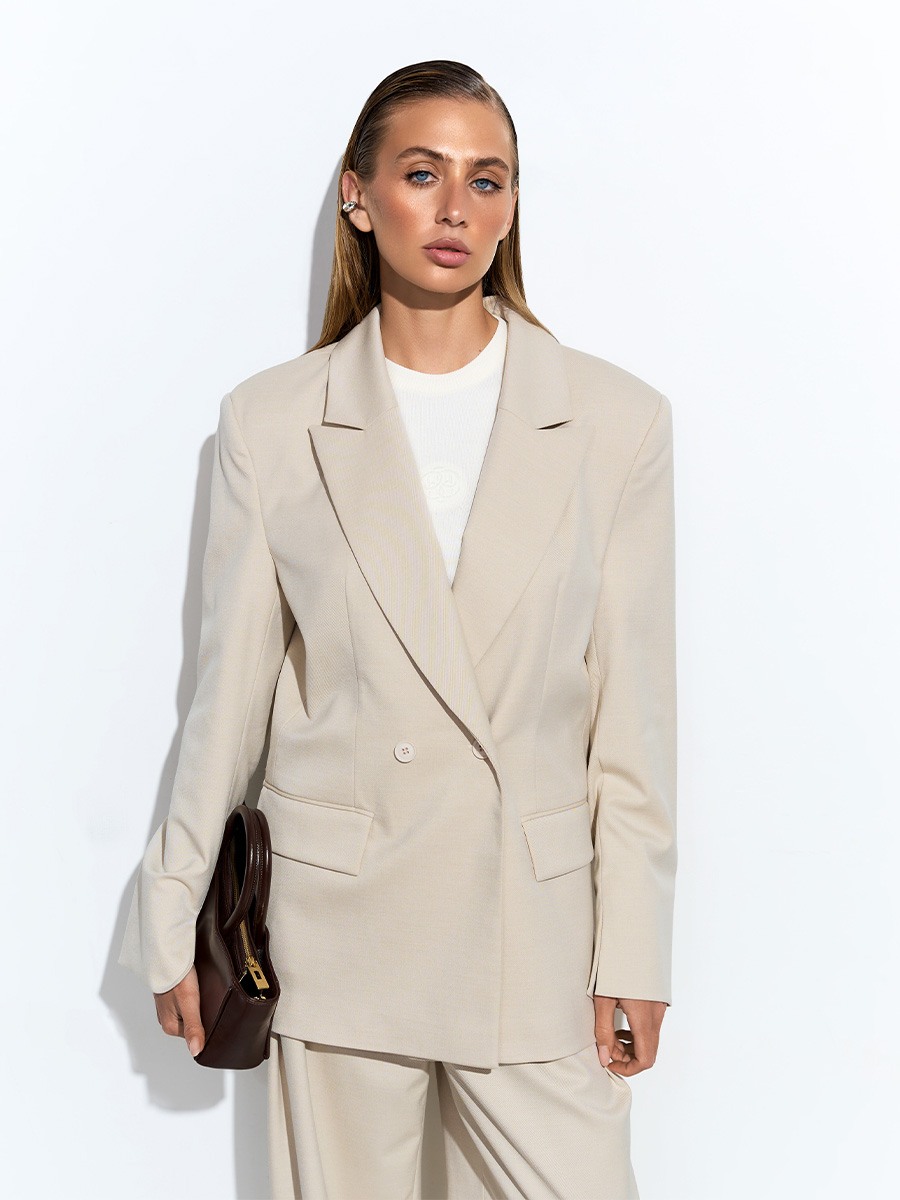 Жакет прямий двубортний бежевого кольору 1
