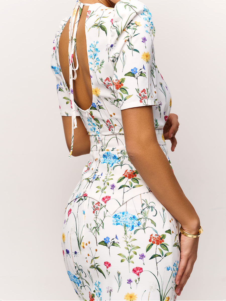 Сукня міді білого кольору у польові квіти у комплекті з баскою 1