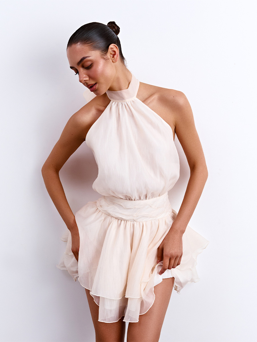 Сукня міні бежевого кольору з органзи з відкритою спинкою 1