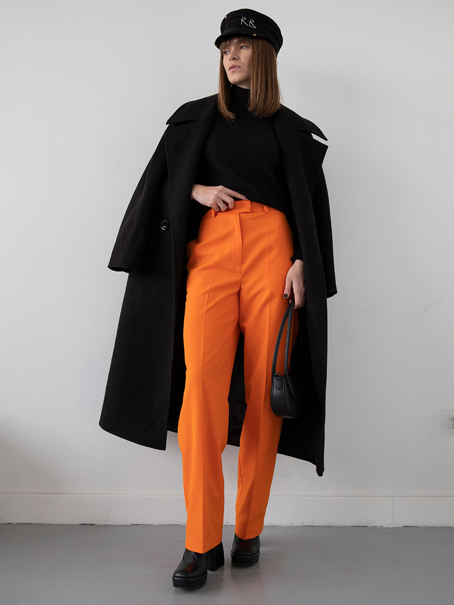 Штани оранжевого кольору 1