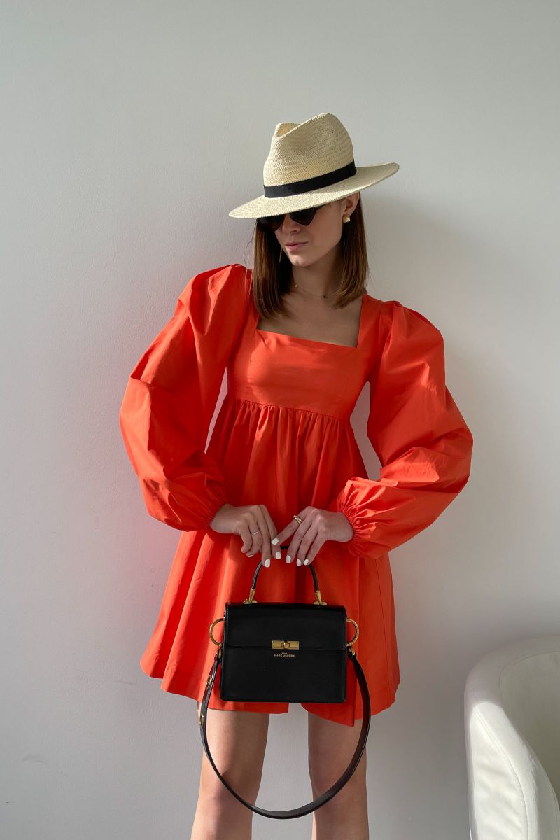 Сукня міні помаранчева з вирізом каре 1