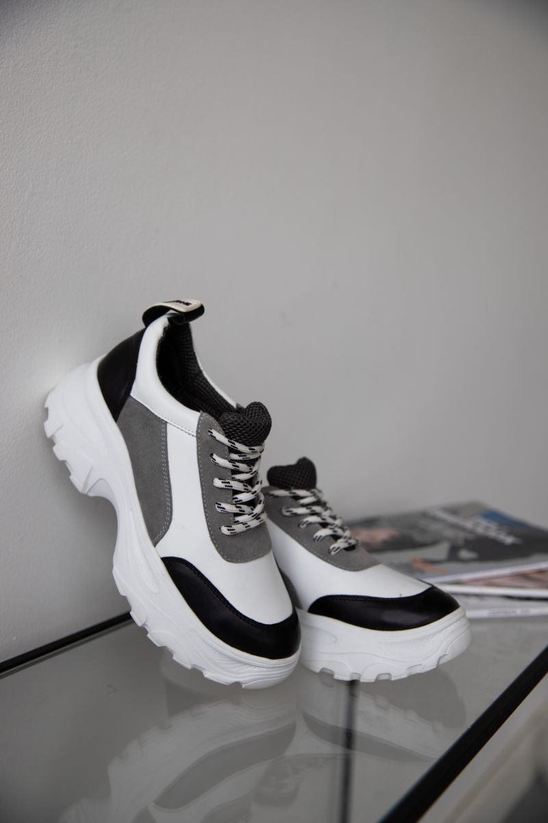 Кросівки сірого кольору 1
