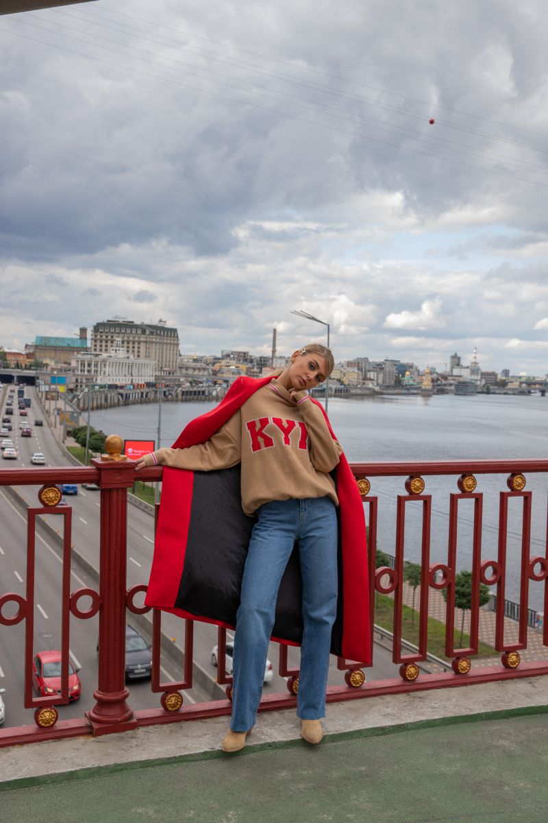 Светр KYIV бежевого кольору 3