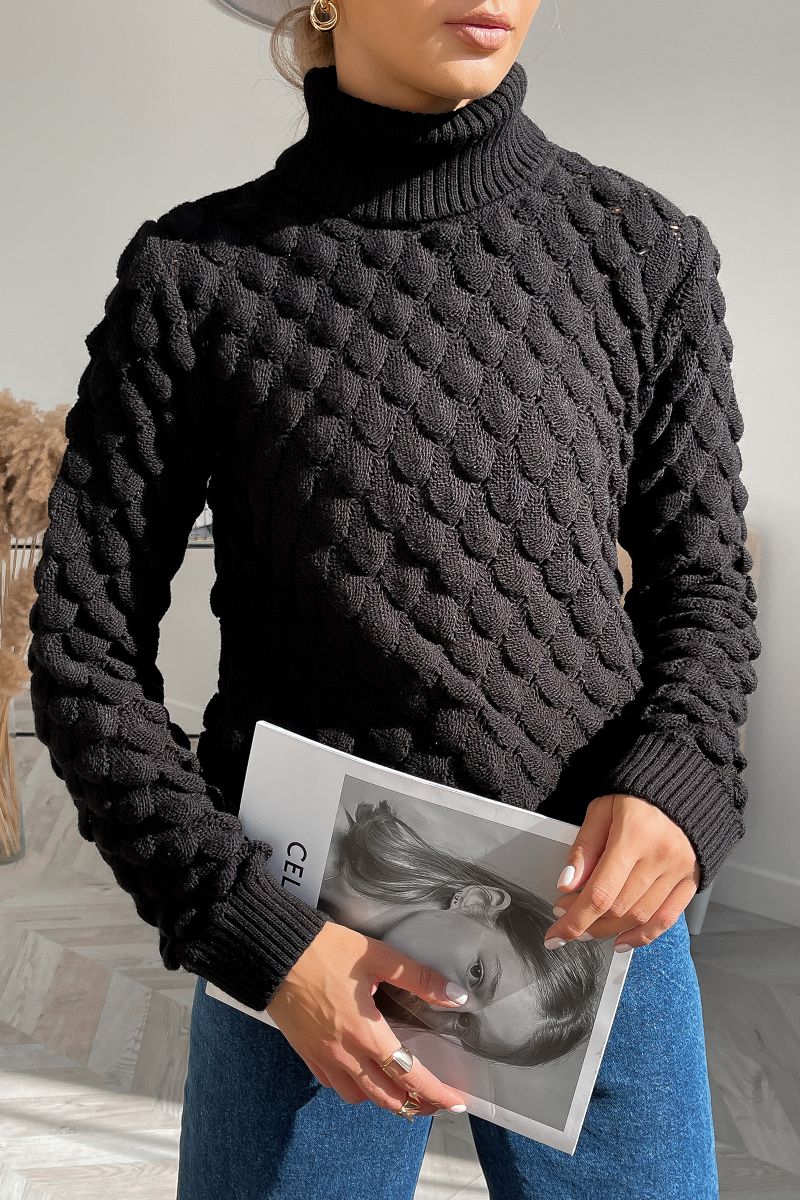 Жіночий светр в'язаний чорного кольору 1