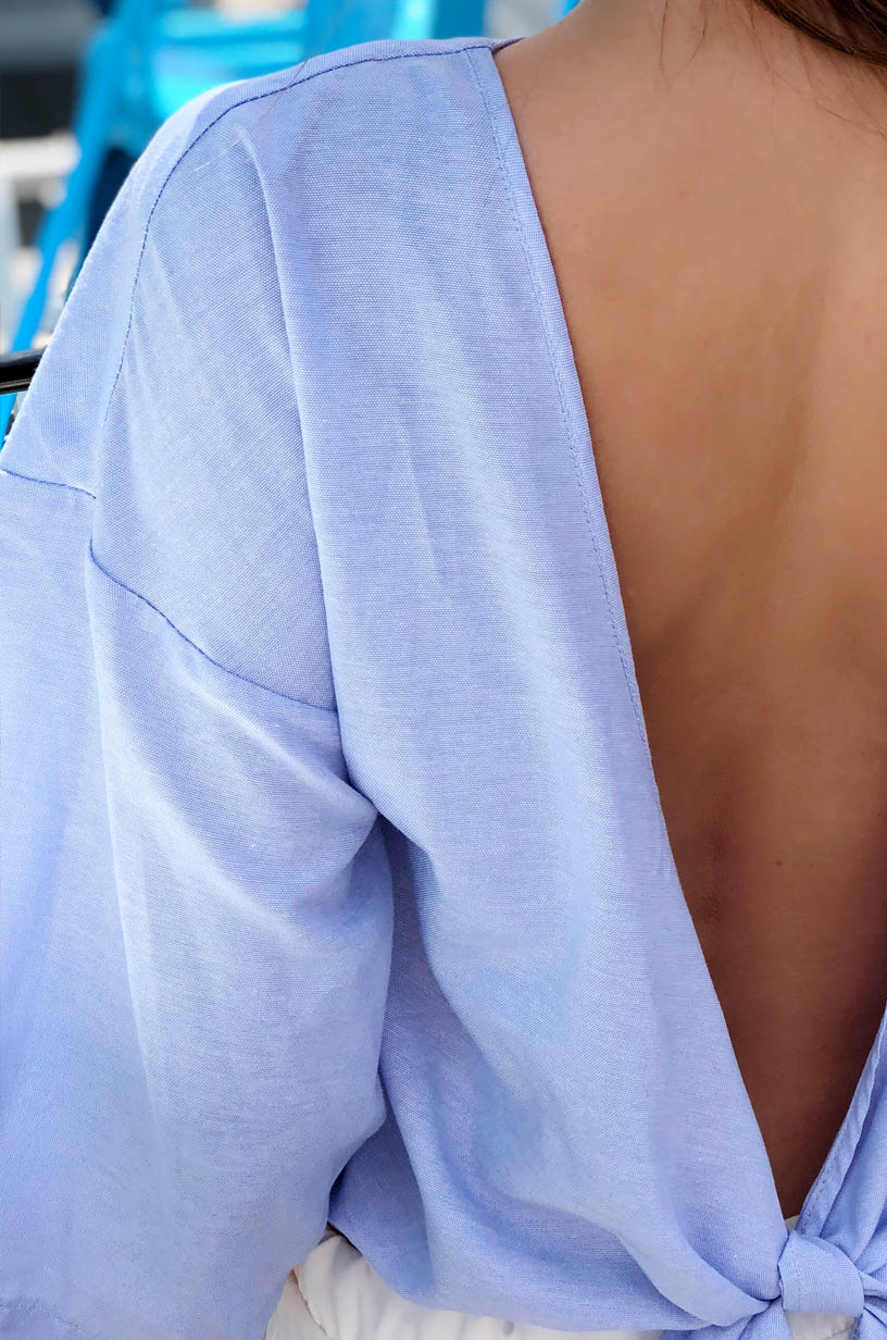 Блуза голубого цвета с открытой спиной из льна 4